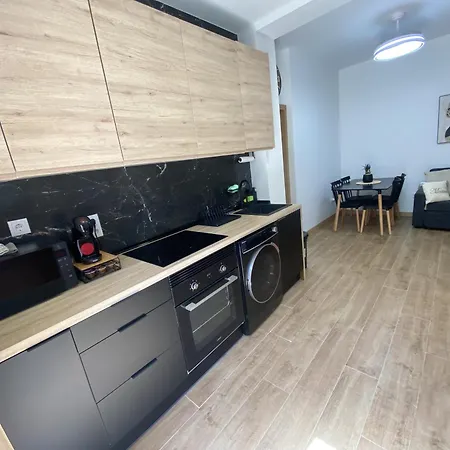 Bajo El Mar Junto Al Puerto Дения