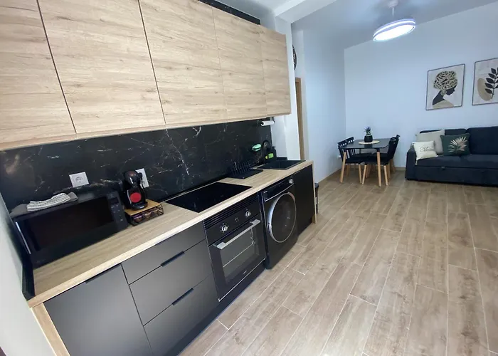 Bajo El Mar Junto Al Puerto Дения