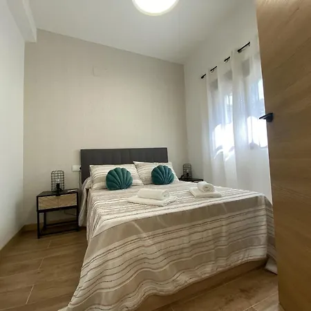 Bajo El Mar Junto Al Puerto * Dénia