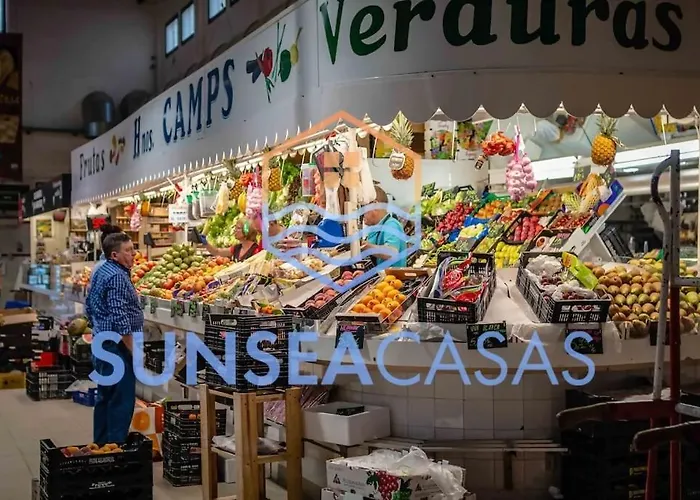 Bajo El Mar Junto Al Puerto Dénia